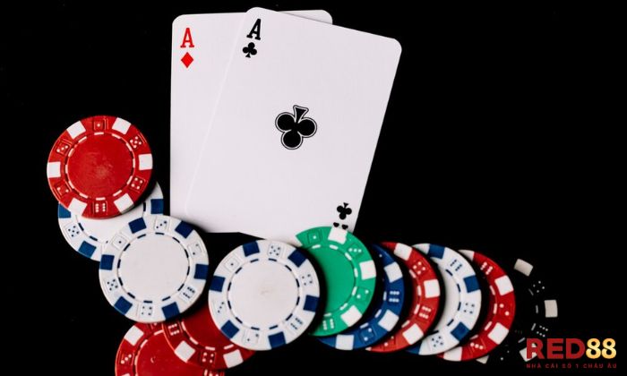 Cách chơi bài Poker Red88 khá đơn giản